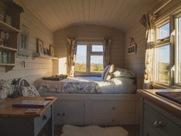 Trucos sencillos para que tu dormitorio se sienta más cómodo