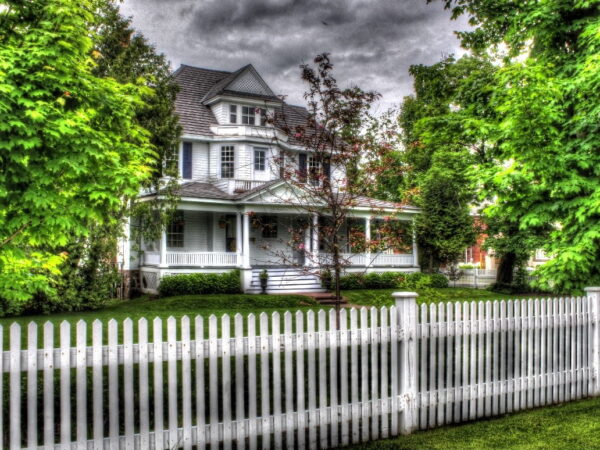 ¿Puedo construir una cerca alrededor de toda la casa?