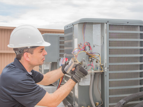 Consejos profesionales de HVAC: cómo mantener su aire acondicionado funcionando sin problemas