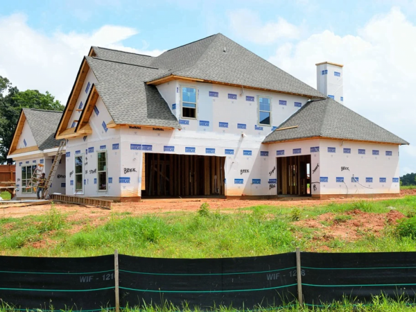 Construir una casa vs.  Comprar una casa existente