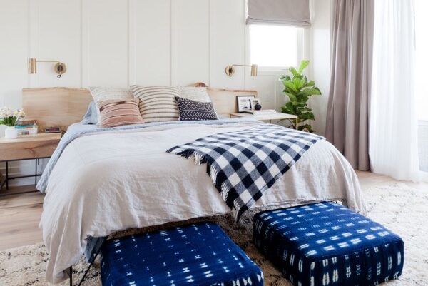 Maneras únicas de usar la otomana de su dormitorio