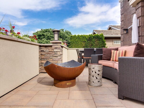 6 ideas modernas de muebles de patio para una familia numerosa