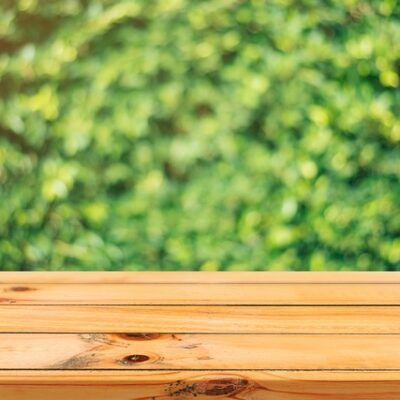 Guía definitiva para elegir y mantener una mesa de madera para exteriores